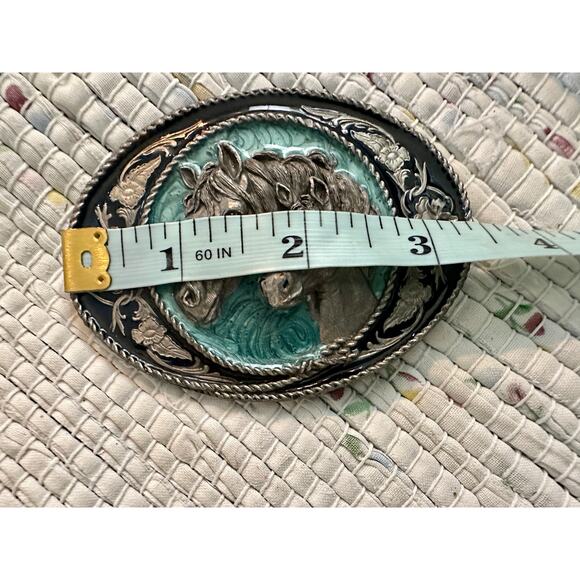 VINTAGE 1991 SISKIYOU BUCKLE CO. USA TURQUOISE ENAMEL DOUBLE HORSE BELT BUCKLE main image 5